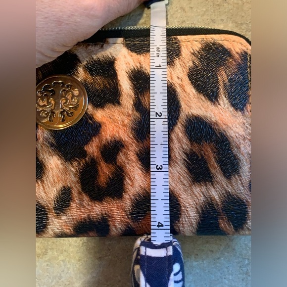 DASEIN Leopard print Ladies Wristlet Wallet PU Leather Zipped Around. NWOT - Picture 7 of 7